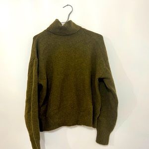 H & M turtleneck sweater. Loose fit.
